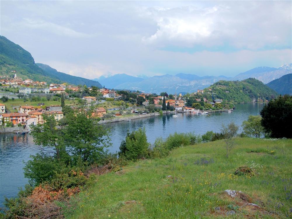 Isola Comacina (Como) - Ossuccio visto dall'Isola Comacina